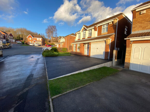 Pontefract,,uk,circa,october 2020,drive,way,resurfacing,done,to,a